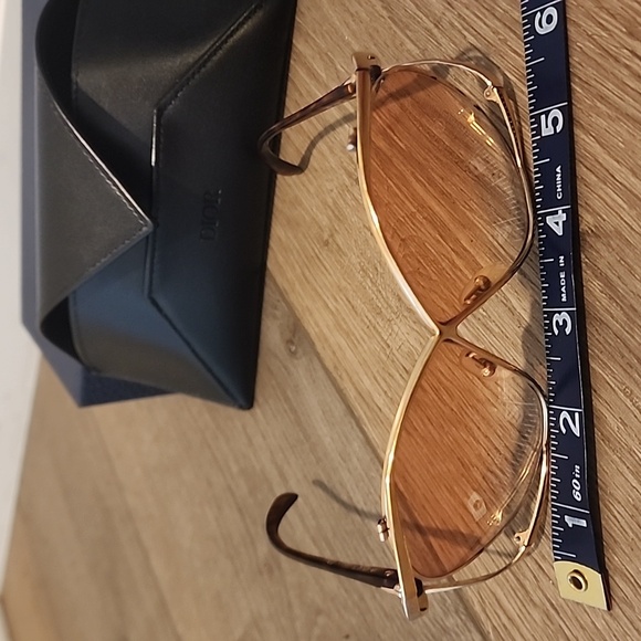 Vintage christian dior butterfly style sunglasses w/ gold frames. *Free Shipping - Picture 10 of 11